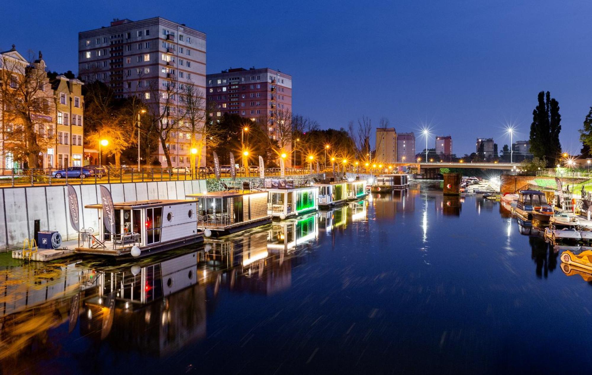 Domy Na Wodzie - La Mare Motlava Houseboats With Sauna By Downtown Apartments Gdańsk Exteriör bild